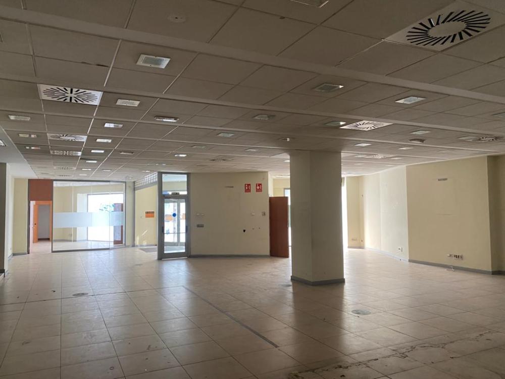  te koop bedrijfsruimte Ronda Vega De Granada 5
