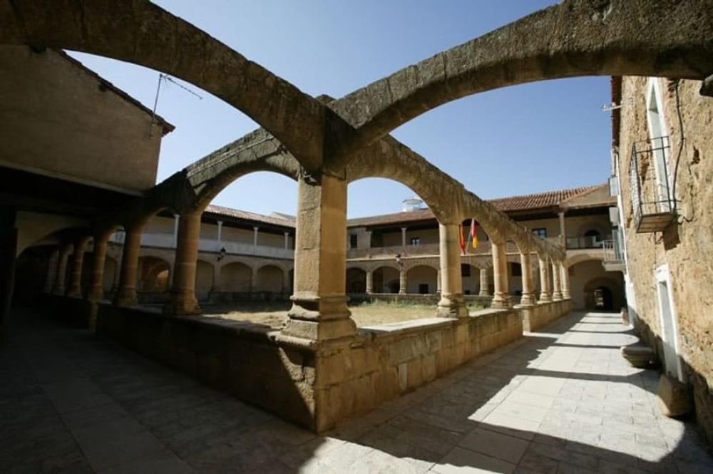  te koop huis Aldeanueva De Santa Cruz Barco De Ávila (El) 2
