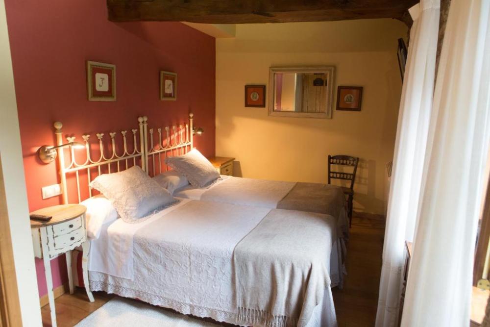  te koop hotel Monfero Eume 27
