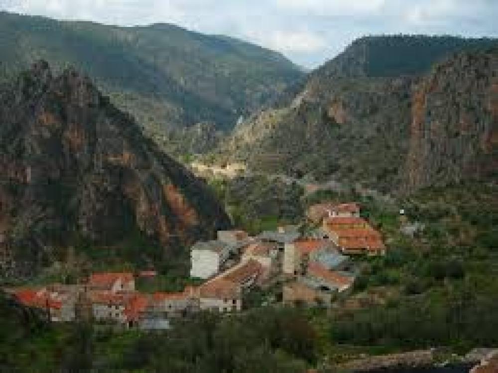  te koop huis Ayna Sierra Del Segura 1