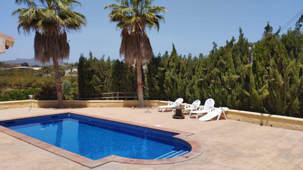  te koop villa Benamocarra Axarquía 1