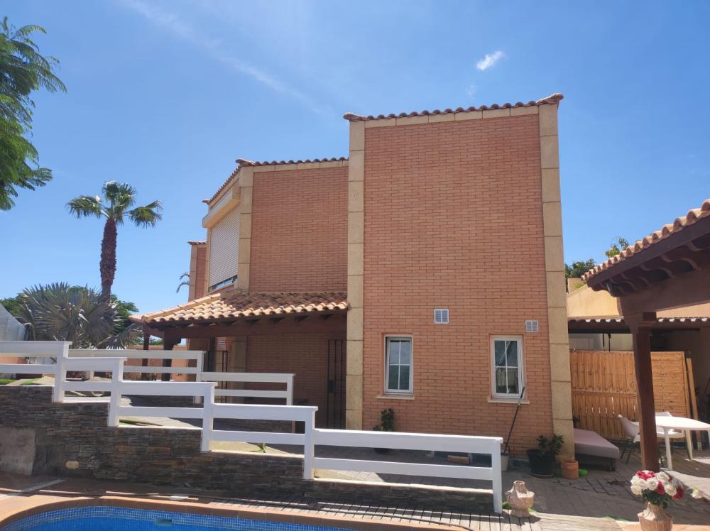  te koop twee-onder-een-kapwoning Radazul Bajo Zona Metropolitana 6