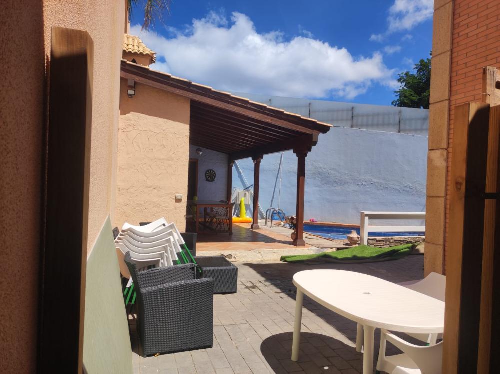  te koop twee-onder-een-kapwoning Radazul Bajo Zona Metropolitana 7