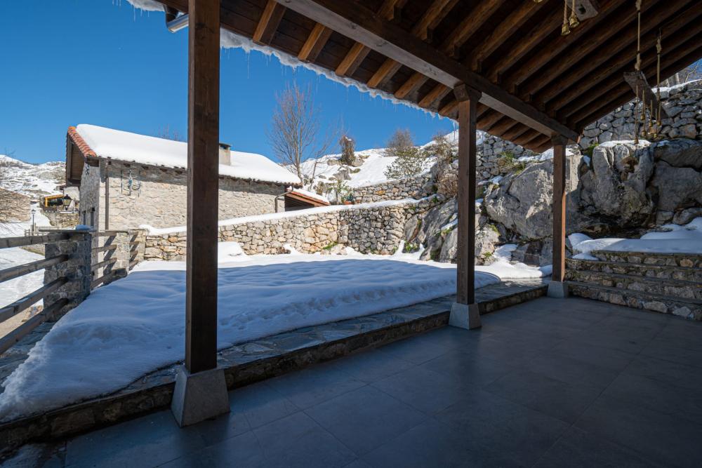  te koop huis Sotres Oriente 15
