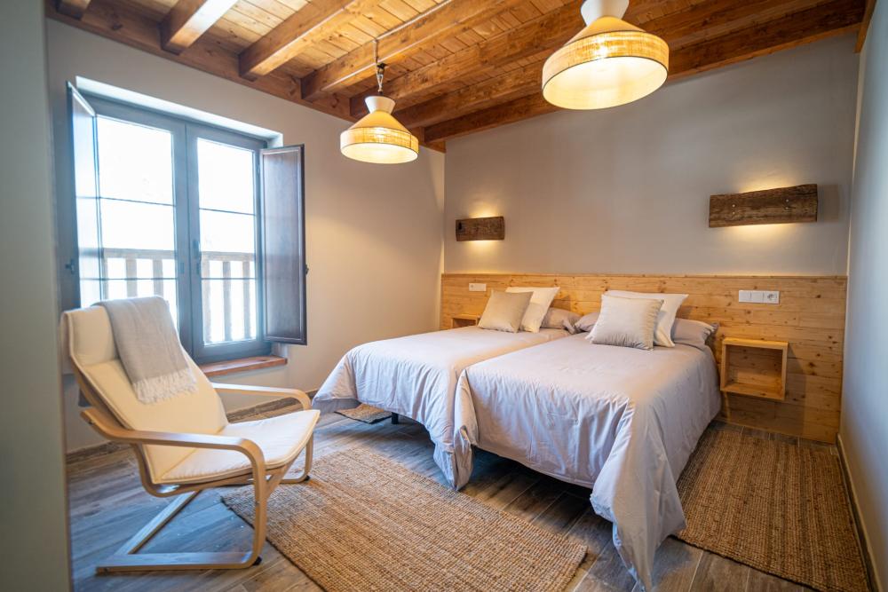  te koop huis Sotres Oriente 19