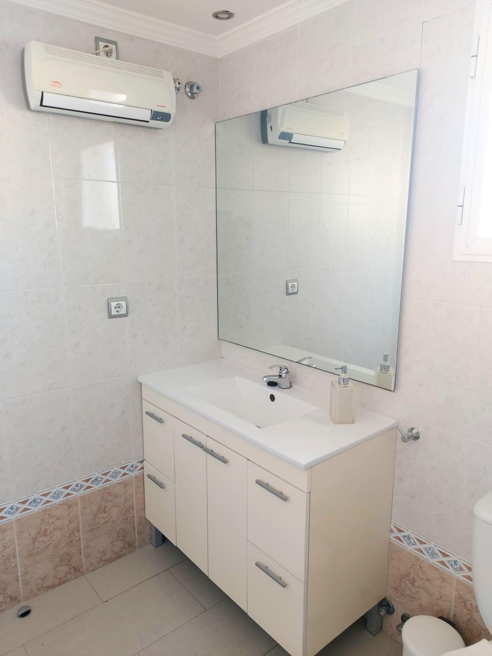  te koop twee-onder-een-kapwoning Chilches Axarquía 13