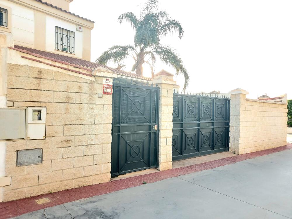  te koop twee-onder-een-kapwoning Chilches Axarquía 1