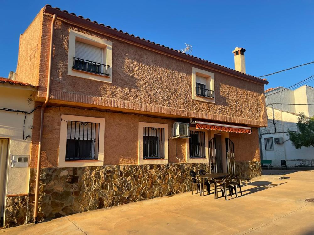  te koop huis Pantano De Cijara Villuercas 1