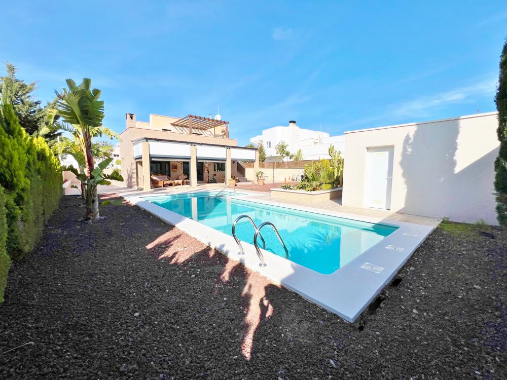  te koop villa Retamar Comarca Metropolitana De Almería 1