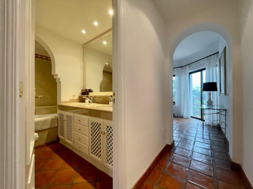  te koop twee-onder-een-kapwoning Calahonda Costa Del Sol Occidental 26