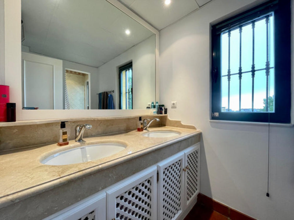  te koop twee-onder-een-kapwoning Calahonda Costa Del Sol Occidental 35