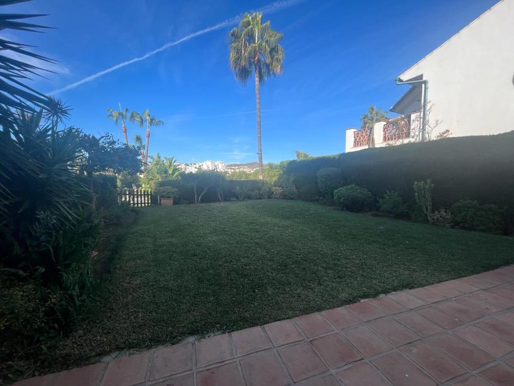  te koop twee-onder-een-kapwoning Calahonda Costa Del Sol Occidental 11