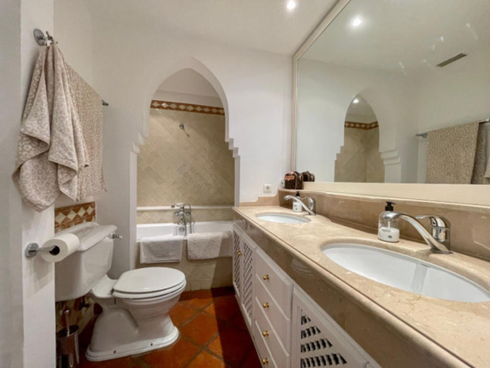  te koop twee-onder-een-kapwoning Calahonda Costa Del Sol Occidental 27