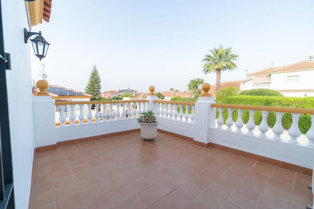  te koop twee-onder-een-kapwoning Gines Metropolitana De Sevilla 13