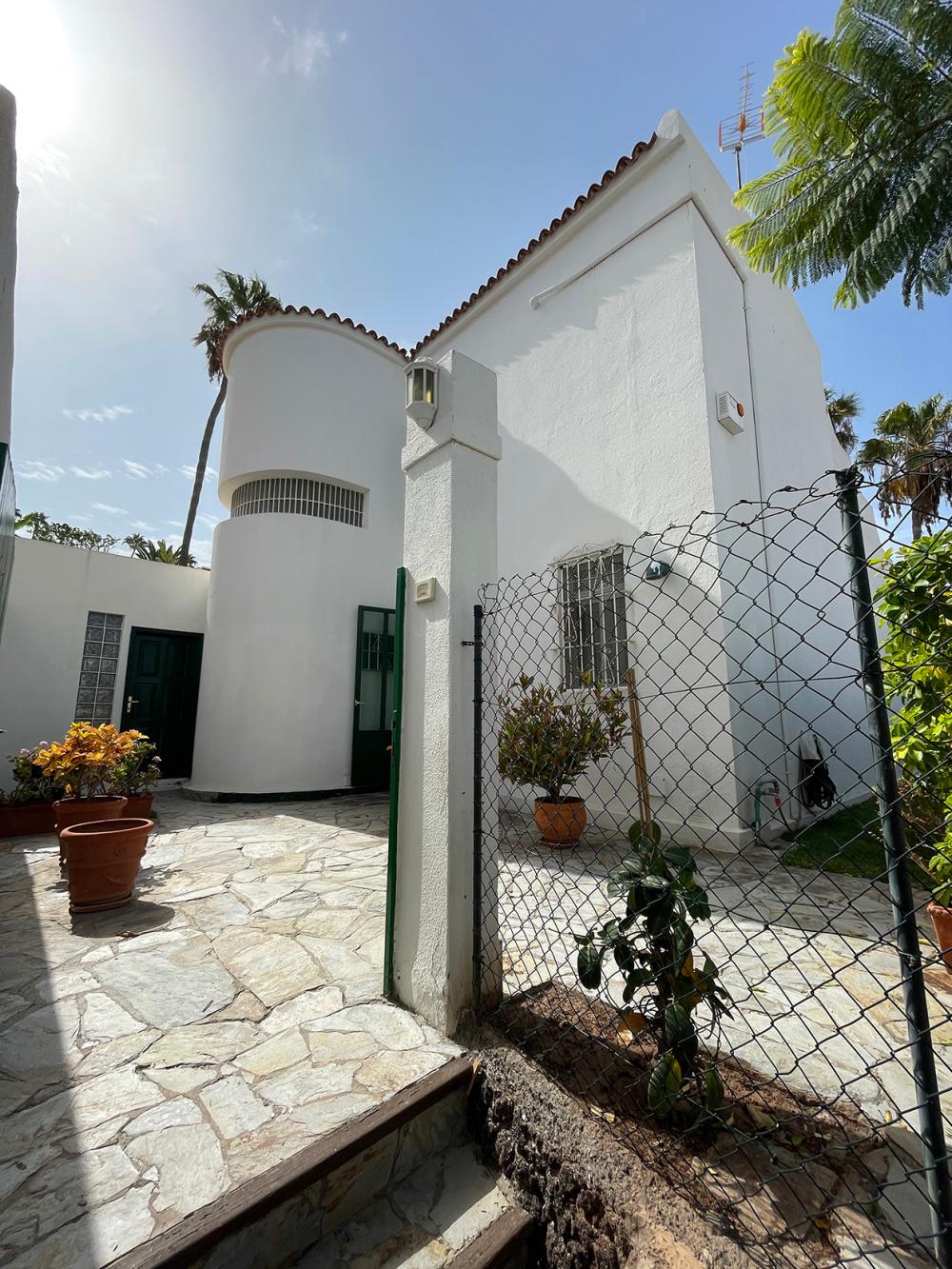  te koop villa San Eugenio Zona Sur 3