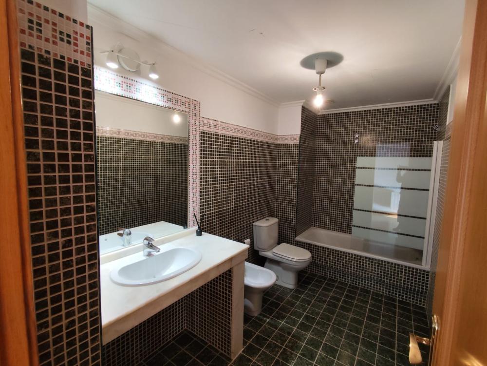  te koop twee-onder-een-kapwoning Uxes Coruña 12