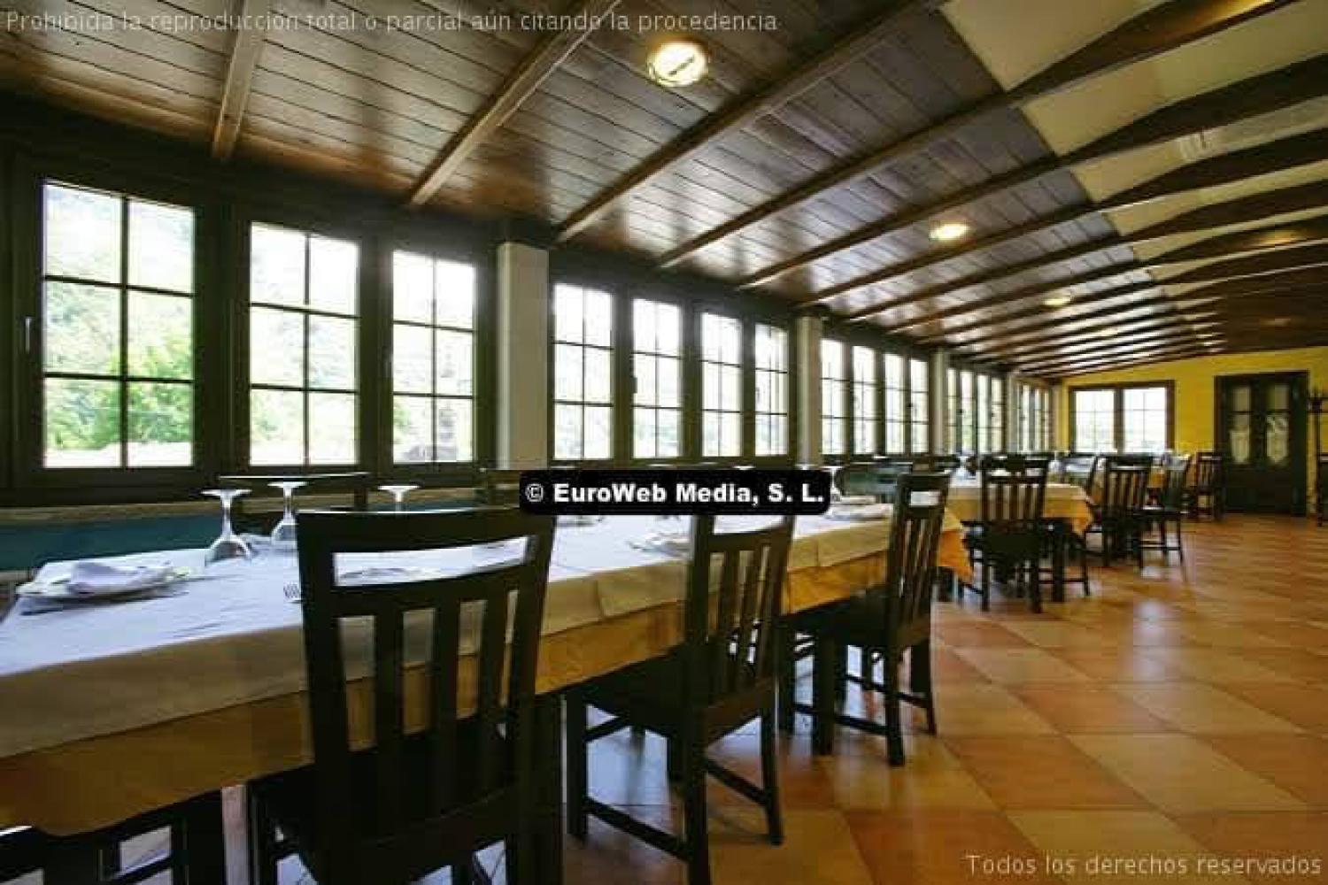  te koop hotel Orle Nalón 1