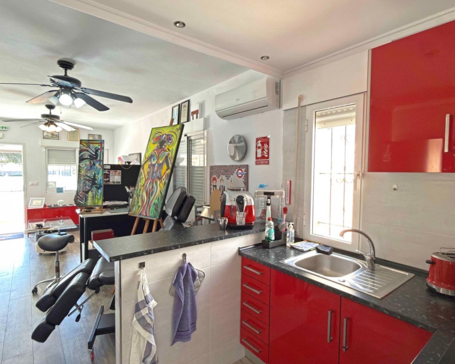  te koop bedrijfsruimte La Zenia Baix Segura 18